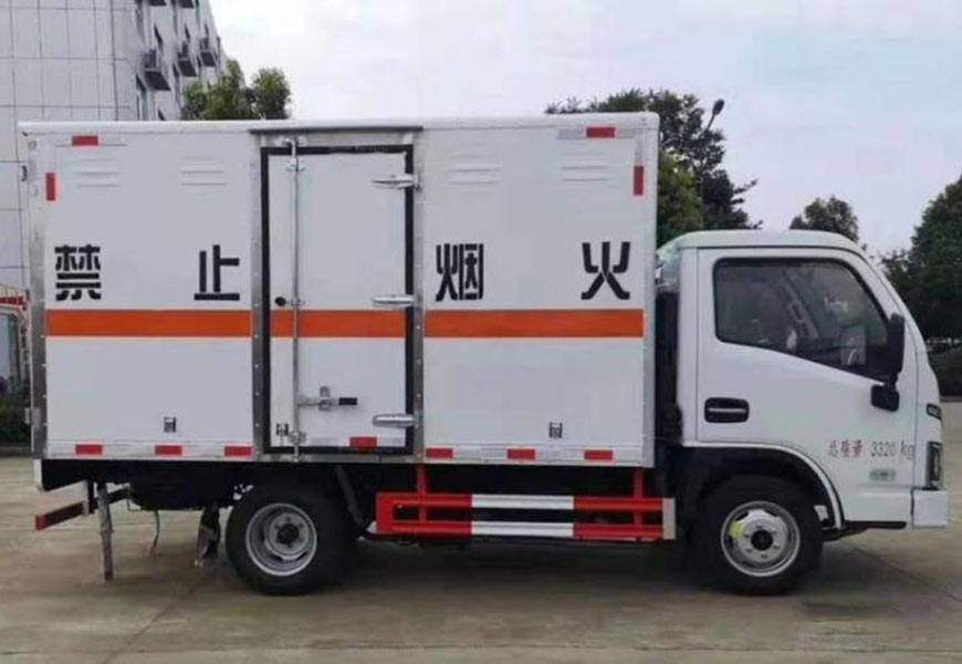 躍進(jìn)藍(lán)牌柴油國(guó)六爆破器材運(yùn)輸車