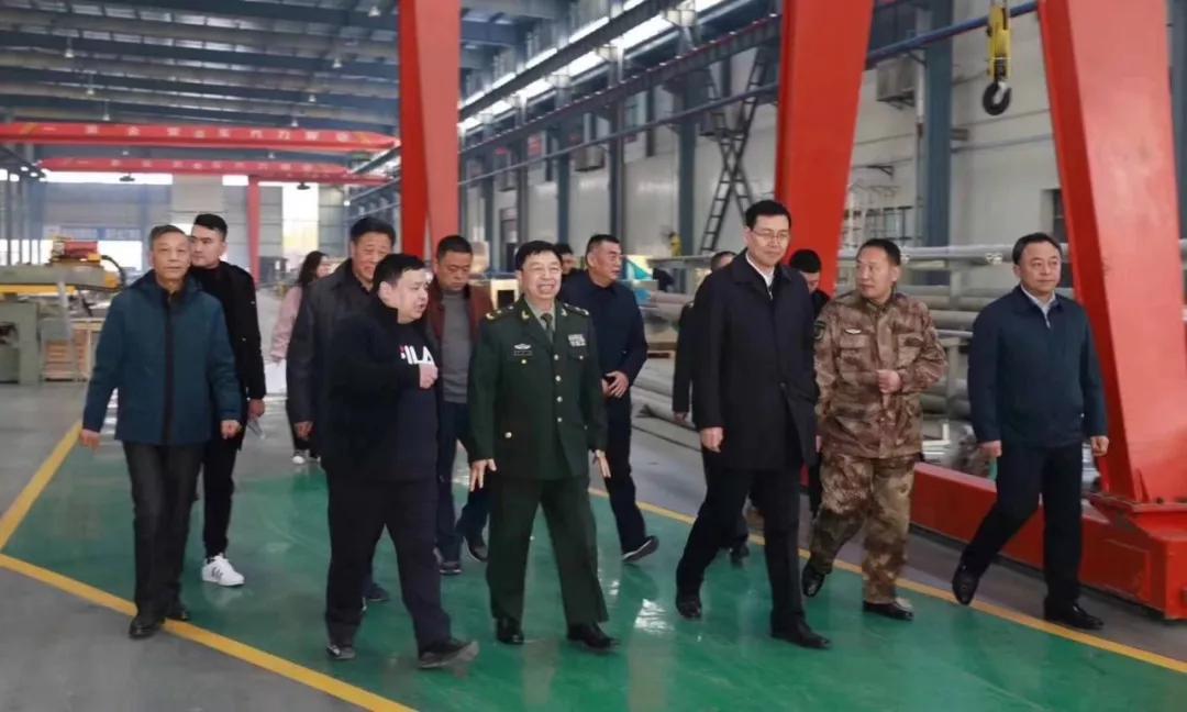 湖北省軍區(qū)、隨州市黨委領導人指導程力專汽產(chǎn)業(yè)走高質(zhì)量發(fā)展之路