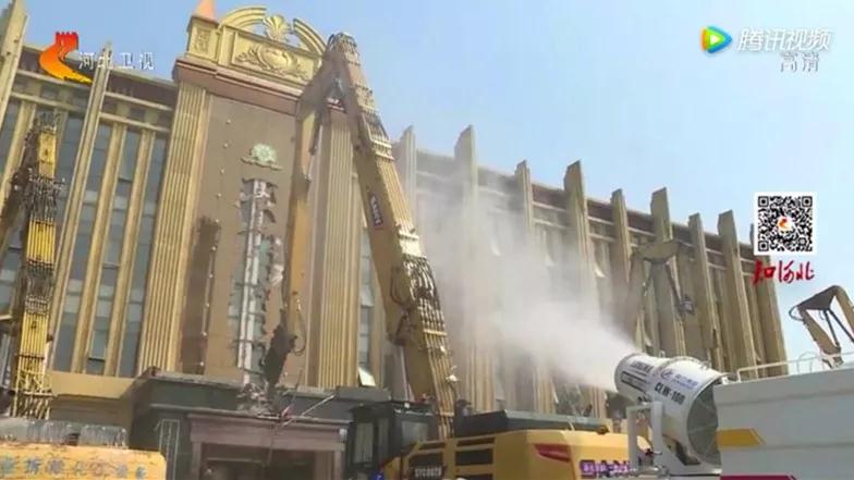 程力抑塵車助力雄安綠色環保第一拆大顯身手，被央視等電視臺主流媒體重點報道